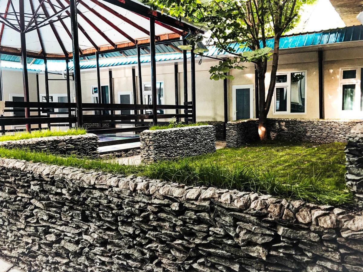 Park Hostel Osh Dış mekan fotoğraf